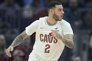 健康打球！NBA官推祝朗佐-鲍尔28岁生日快乐