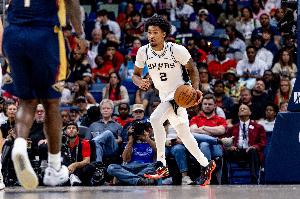 老成！哈珀半场5中4高效贡献9分2板2助 正负值+5