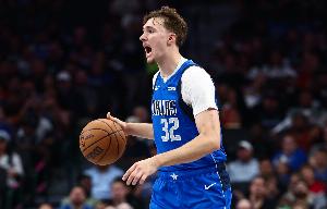 鲍威尔：弗拉格优秀好胜又肯努力 还只是个少年 这太让人惊喜了