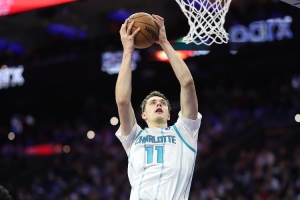 高效！黄蜂新秀卡尔克布伦纳本赛季出场5次得到55分&仅投丢3球