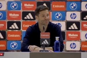 赛前不在安菲尔德训练，阿隆索：这样就不会被200台摄像机拍