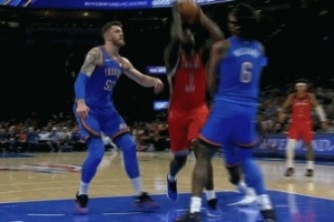 冲击力！锡安强攻被吹进攻犯规 鹈鹕挑战成功改判2+1