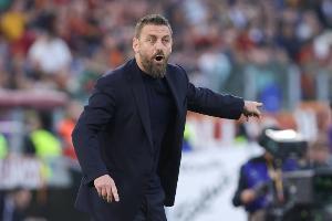 斯基拉：德罗西愿与热那亚签署短期执教合同，正等待俱乐部的决定