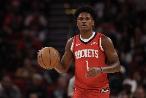 巨星初现雏形！阿门上半场15中8得18分6板4助2断