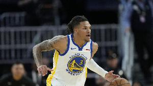 大将之风？勇士56号秀理查德半场8中5砍下16分2板 首节12分！