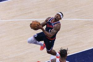 对阵旧主！快船官方：比尔本场首发 但有出场时间限制